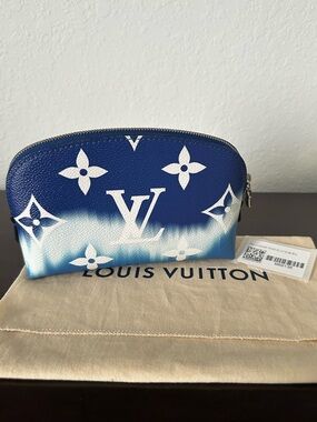 Louis Vuitton Monogram Giant Escale Cosmetic Pouch Blue/white RFID